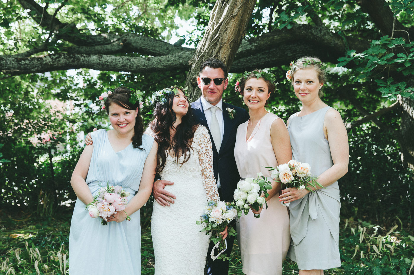  Bridal party with bouquets 