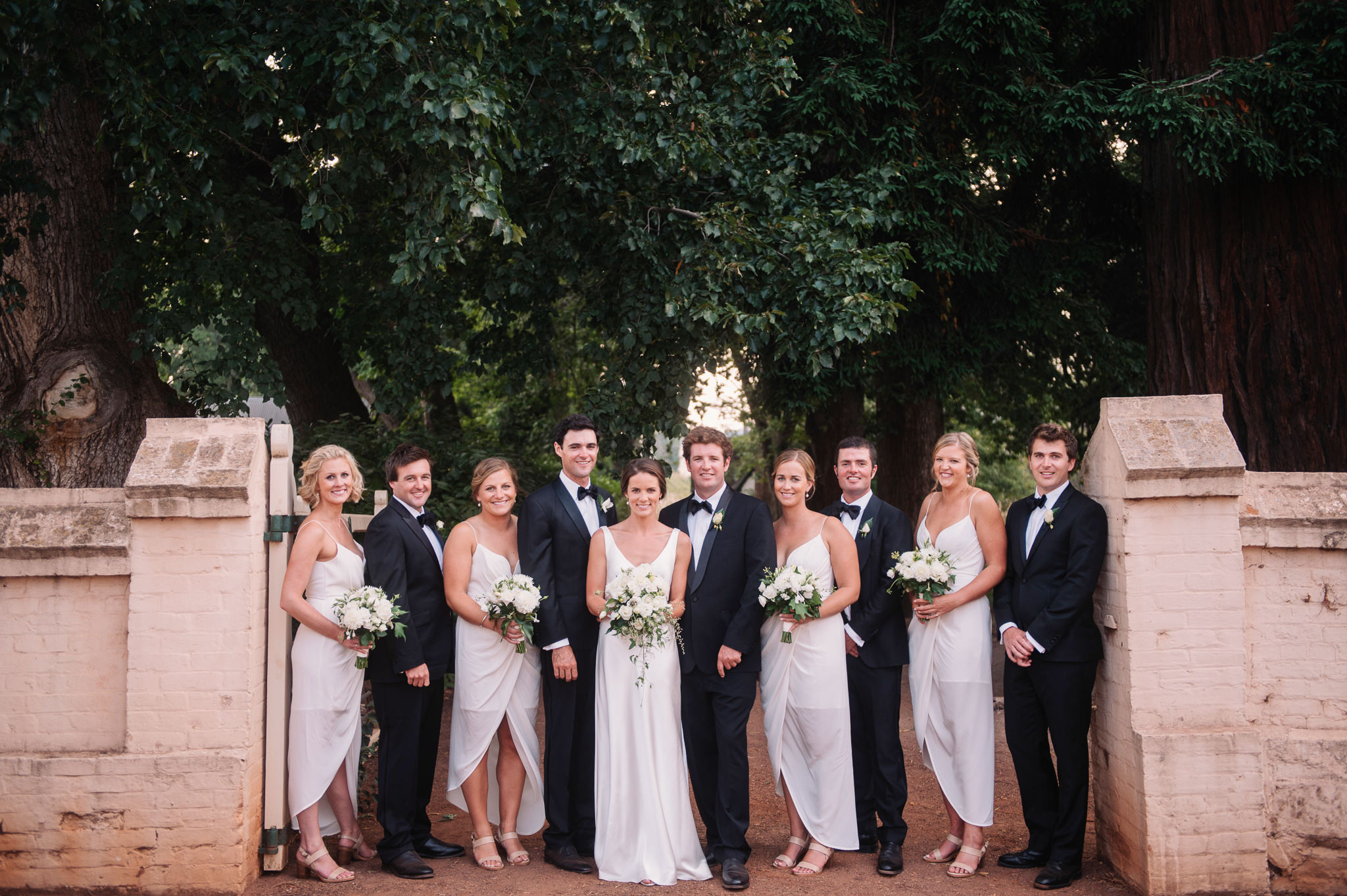  Entally Estate bridal party with Bouquets 