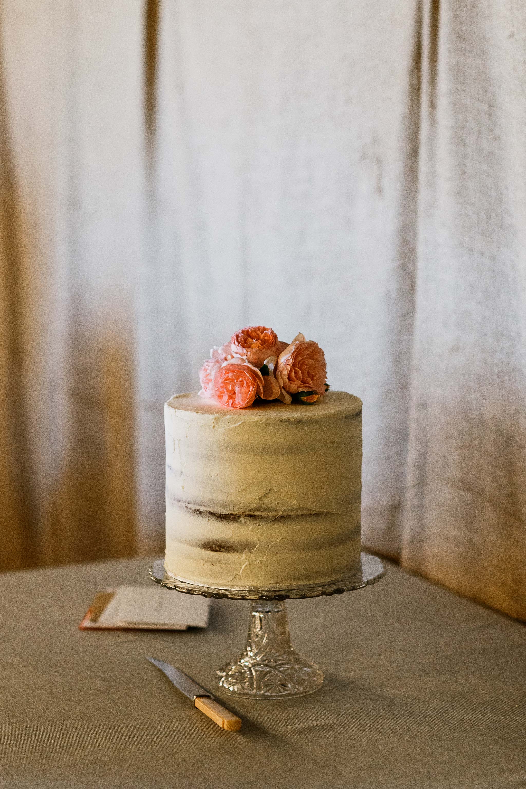  Wedding cake in the Brickendon barn 