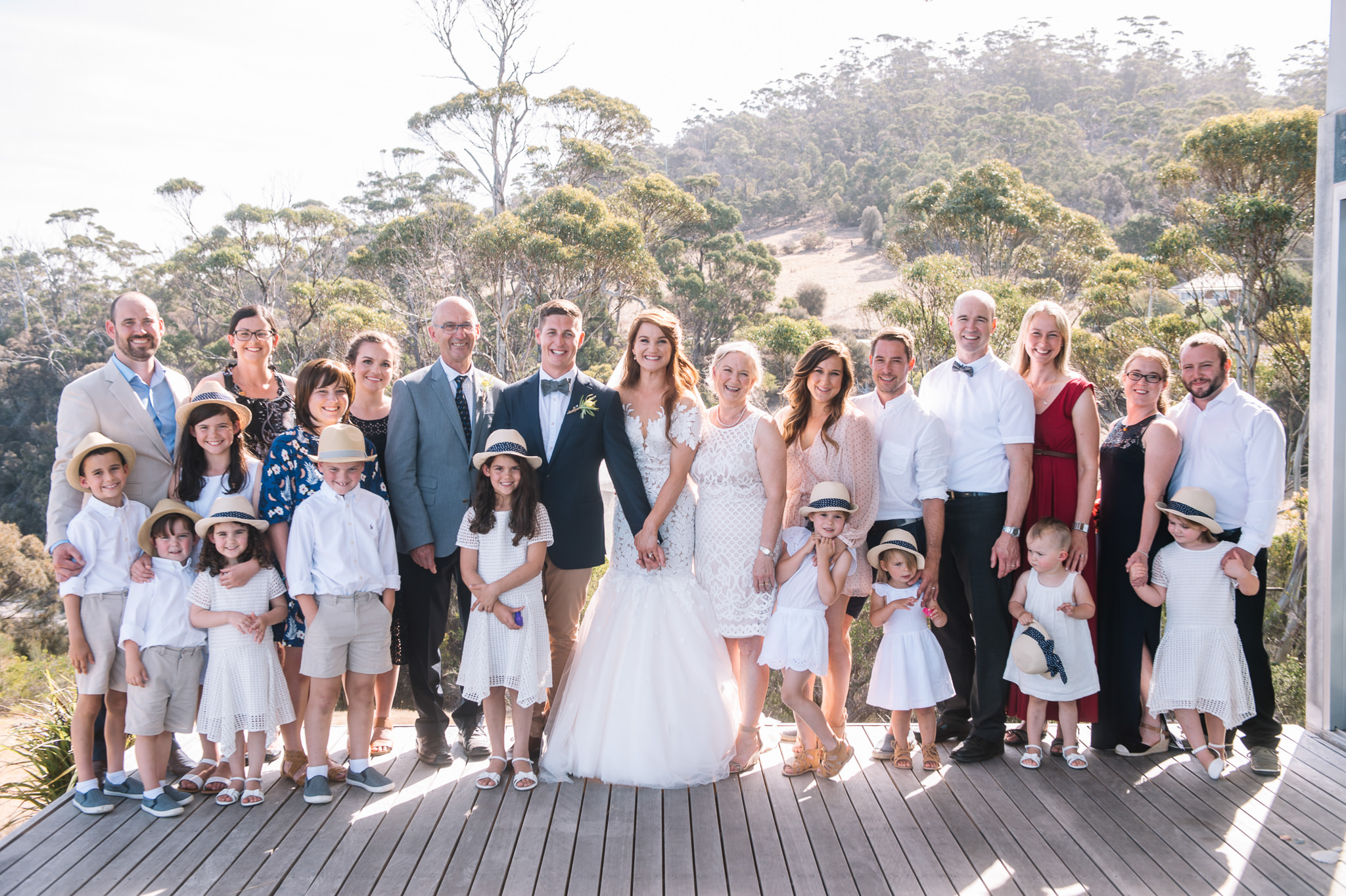  Extended family after the wedding at Avalon Coastal Retreat 