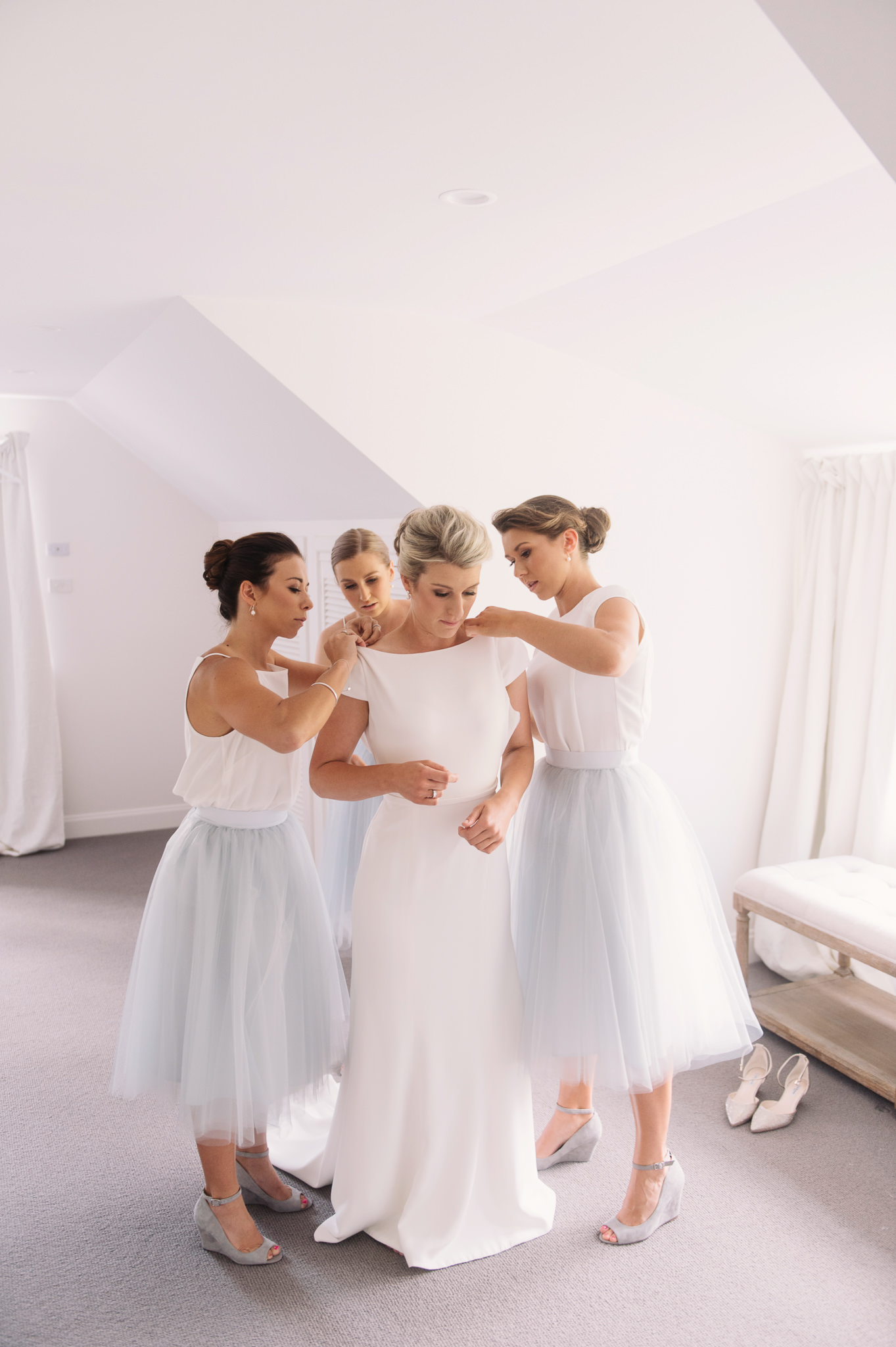 Tasmanian Bride wearing Suzanne Harwood wedding dress 