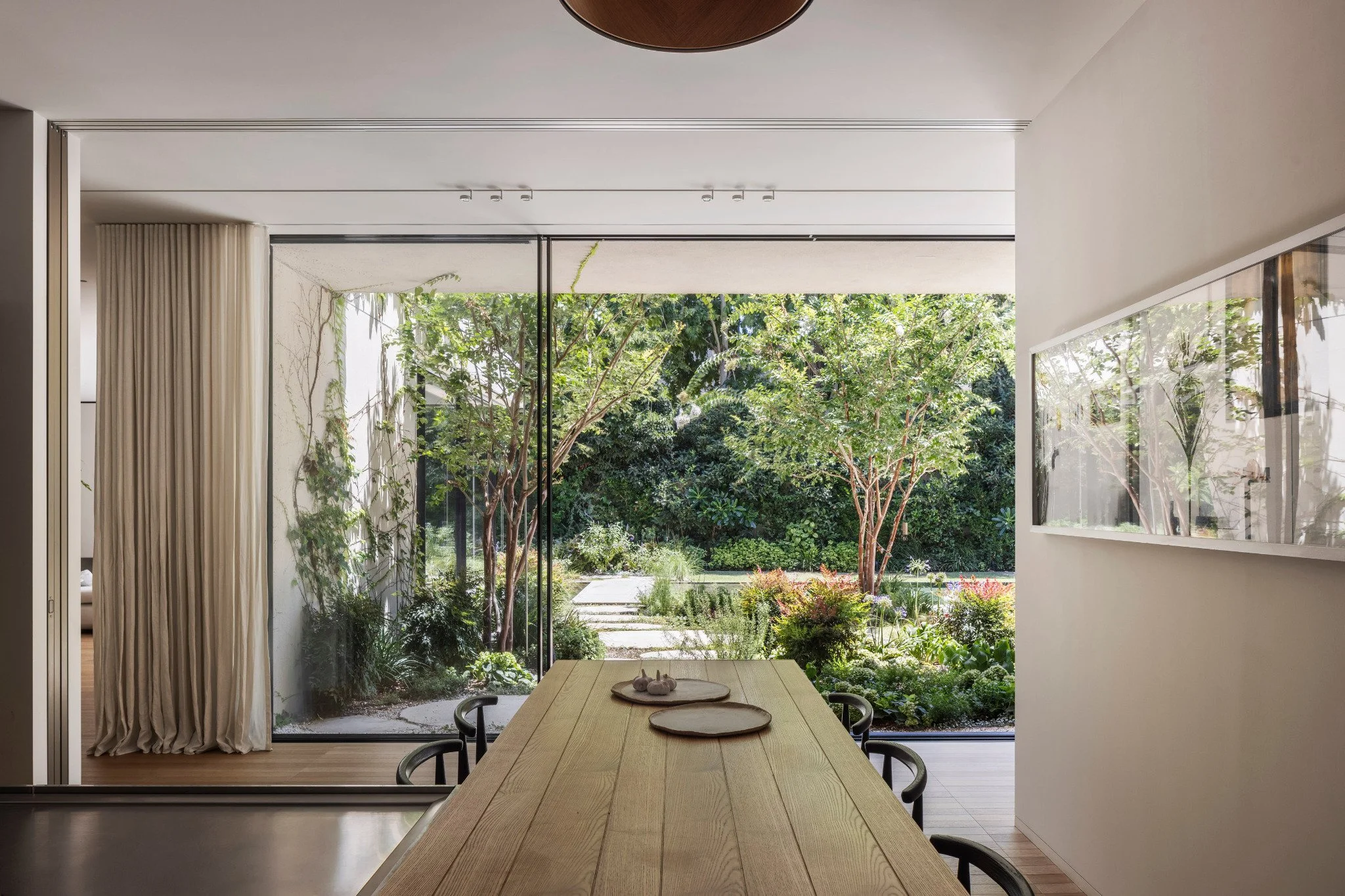 house-in-a-garden-anderman-architects-dining-room-garden-view-0049.jpg