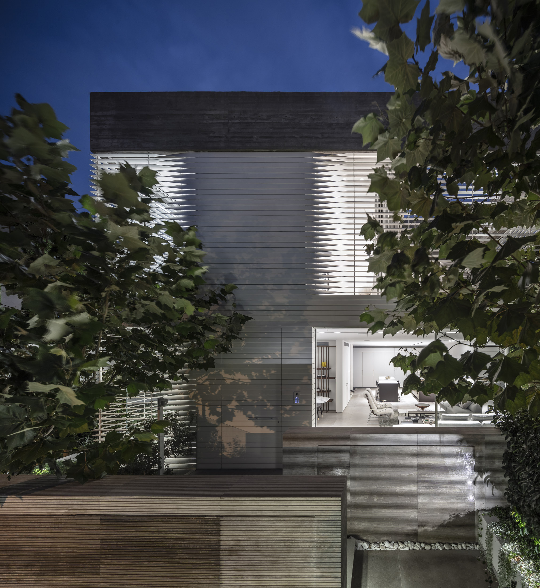SHINE_HOUSE_042.jpg