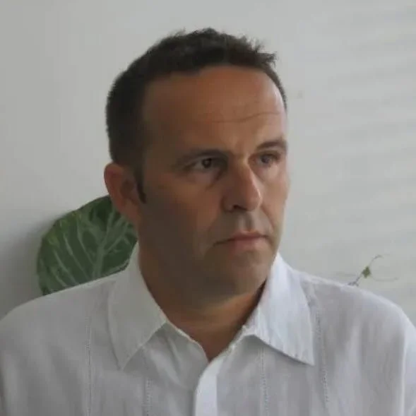 Adira: Yoav Anderman - An Architect Who Enjoys His Work. A video interview about his professional approach, architectural thinking and residential design practice.