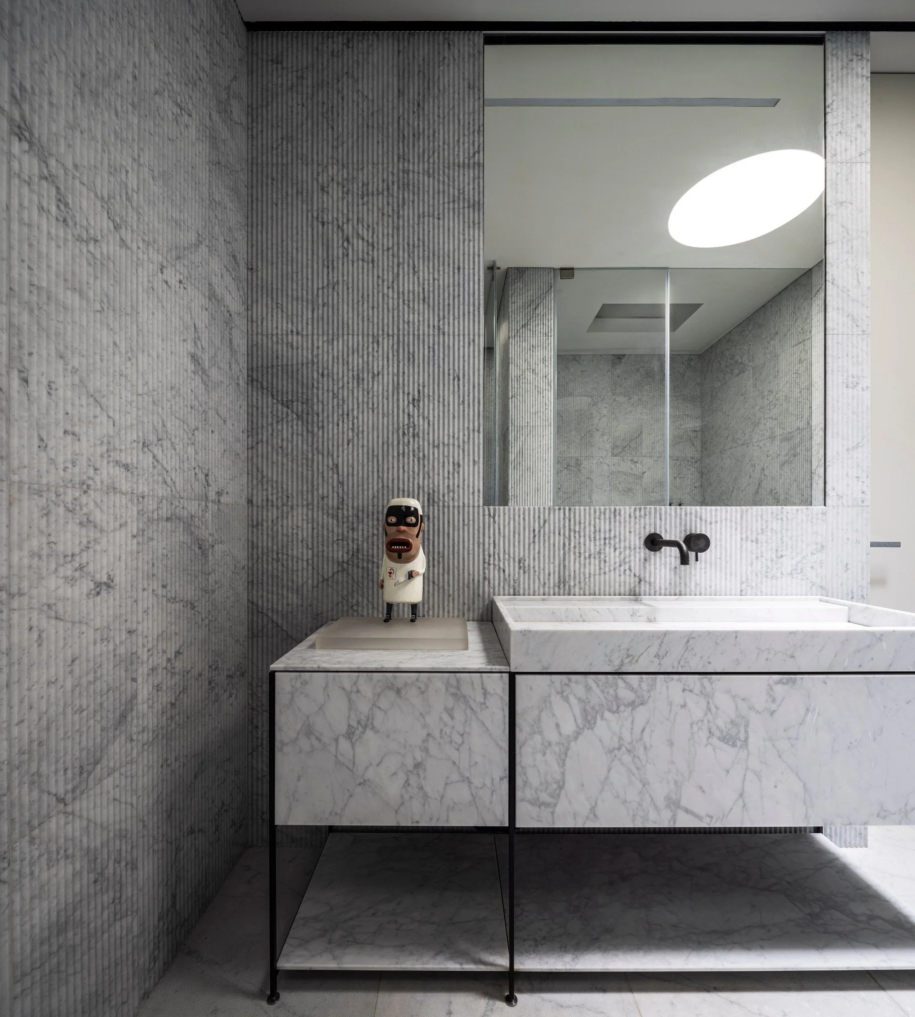 house-in-a-garden-anderman-architects-marble-bathroom-0066.jpg