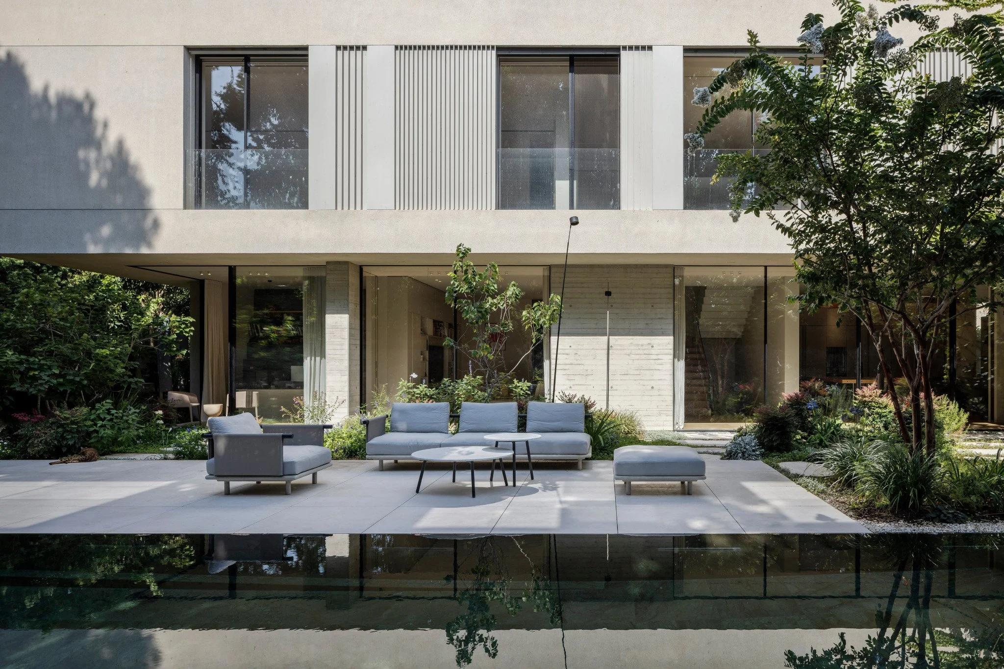 house-in-a-garden-anderman-architects-garden-facade-0019.jpg