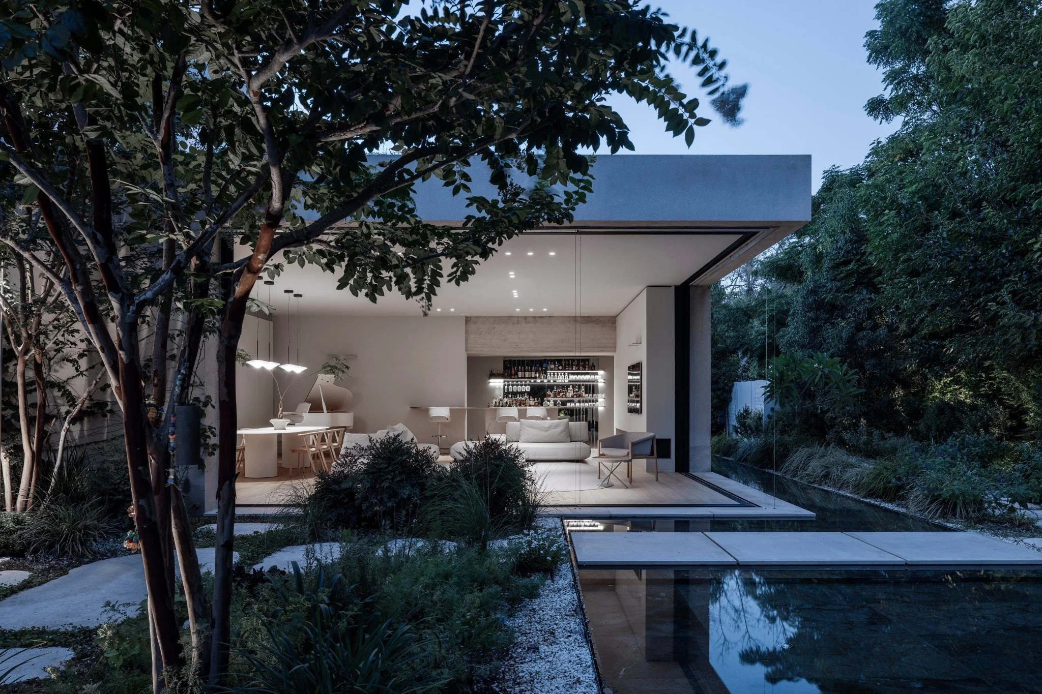house-in-a-garden-anderman-architects-open-living-pavilion-dusk-0074.jpg