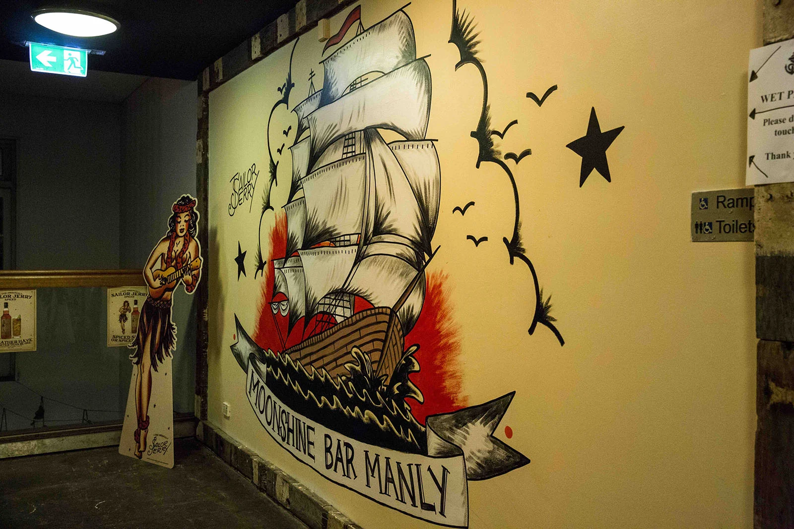 Moonshine, Hotel Steyne