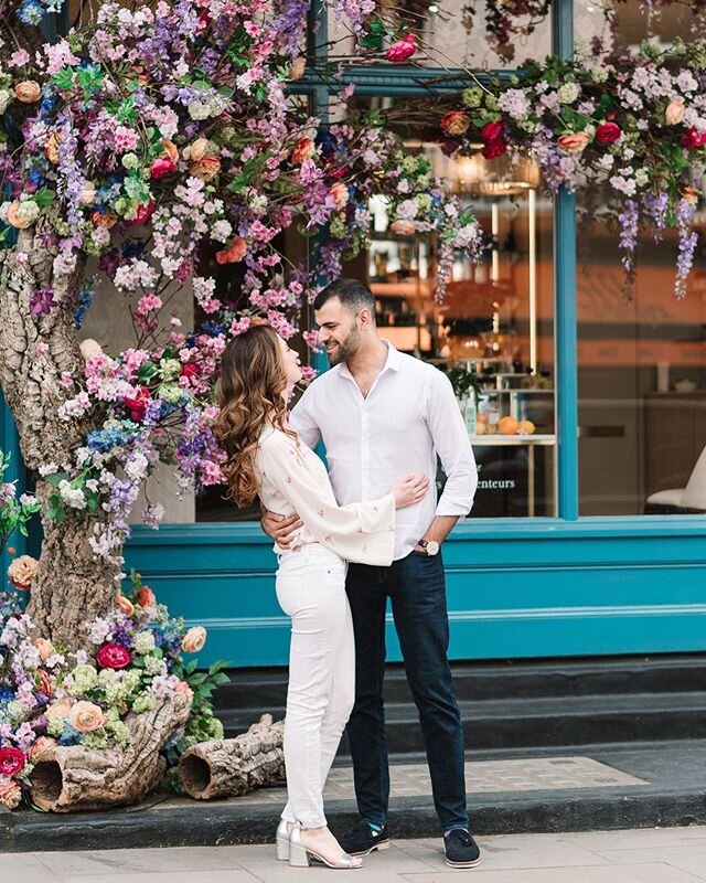 How amazing are these flowers?! 🌸 I wish the person who designed this display could sort out my garden!