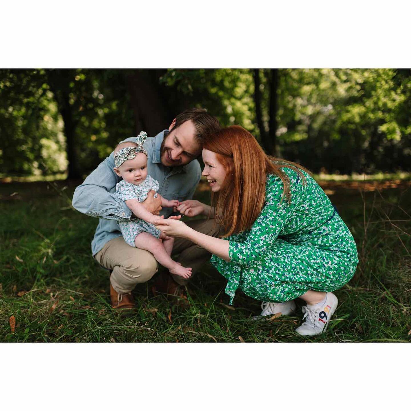 Farnham family photos! I normally avoid photographing around lunchtime when the sun&rsquo;s at its highest but I really like how the light leaked through the trees in this shoot ☀️ How cute is this little 4 month old?
