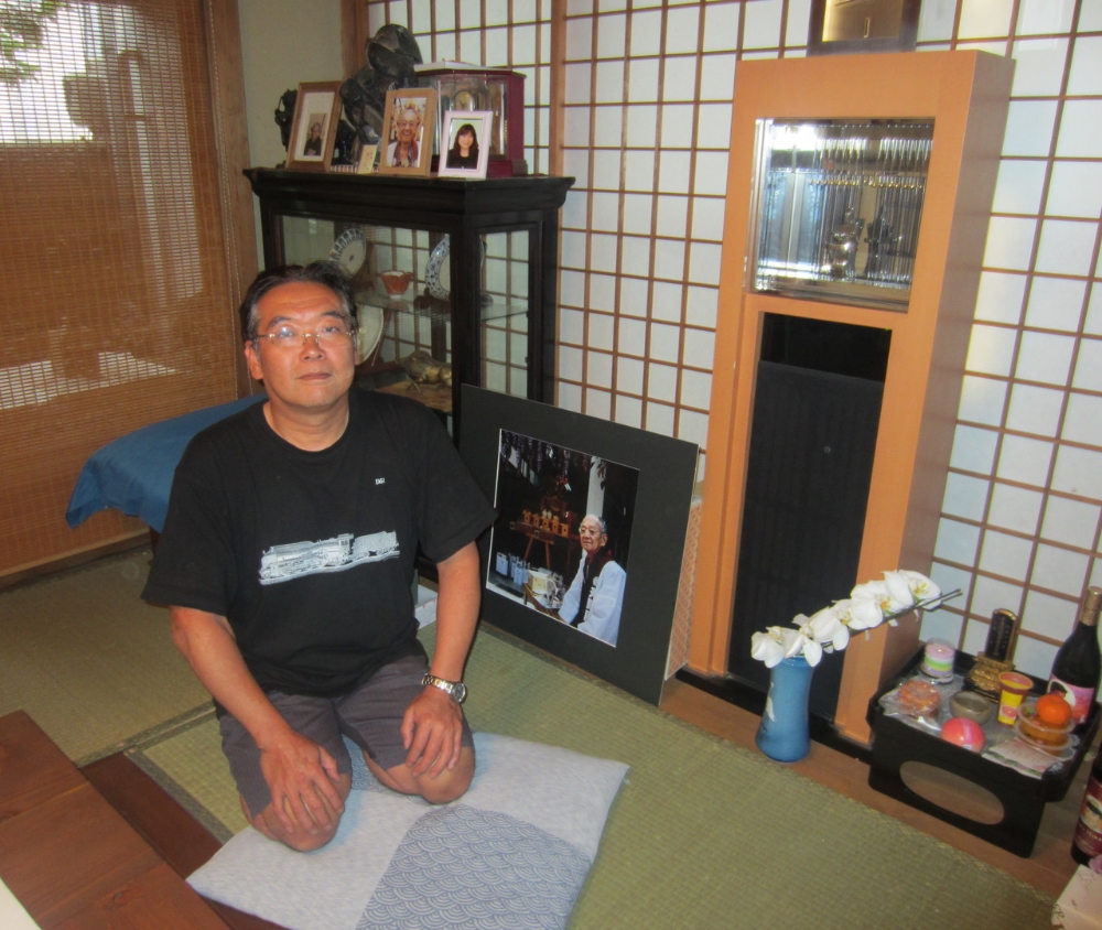 Hiromitsu Amano kindly invited me into his home to learn about his family's work producing natto and many other traditional fermented foods.