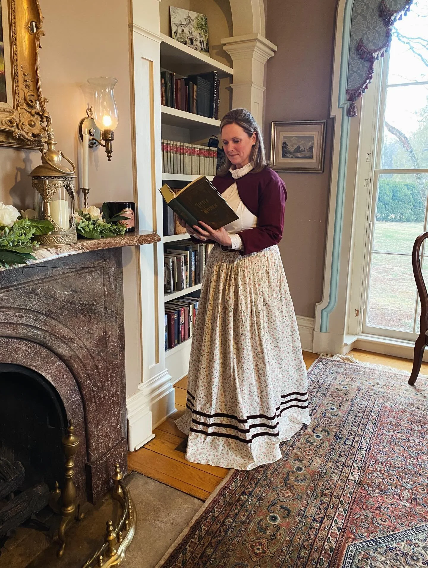 📚🎨Little Women Retreat Day 3 - a celebration of creativity and sisterhood. We spent the morning lingering over tea and conversation followed by an afternoon of watercolor lessons by inspiring Russian artist Aleona Isakova. We played dress-up in tru