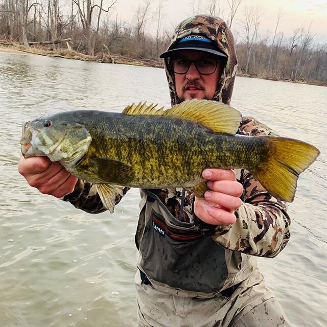 SOLID fish...great fight.

#flyfactor #smallmouth #michigan #lakehuron #simmsfishing #firstlite #catchandrelease #bass #bassfishing #fishing