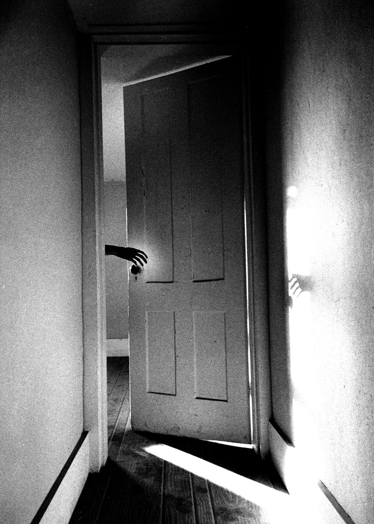 3-Hand-thru-door.jpg
