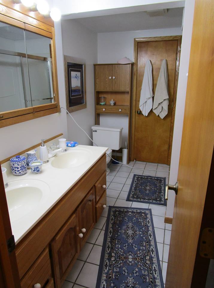 DOWNSTAIRS BATH BEFORE