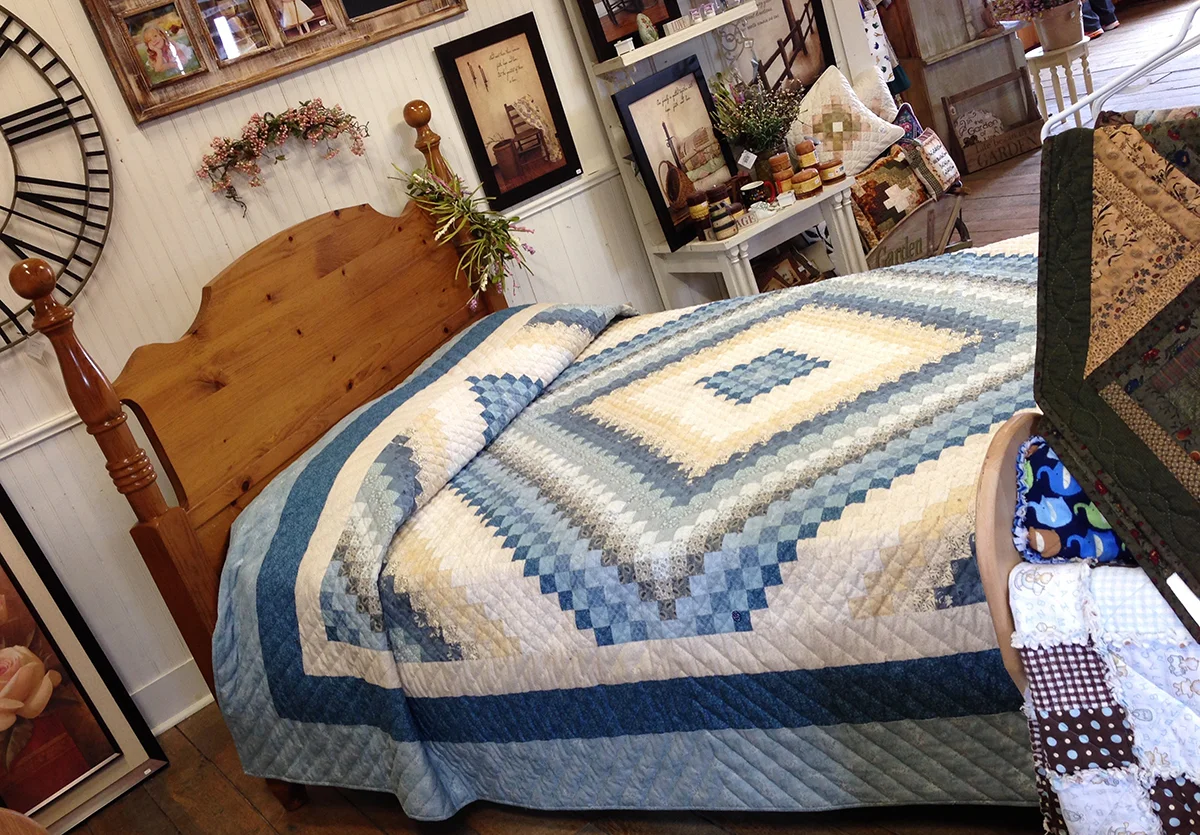 Gorgeous hand-quilted quilt in St. Jacob's, Ontario