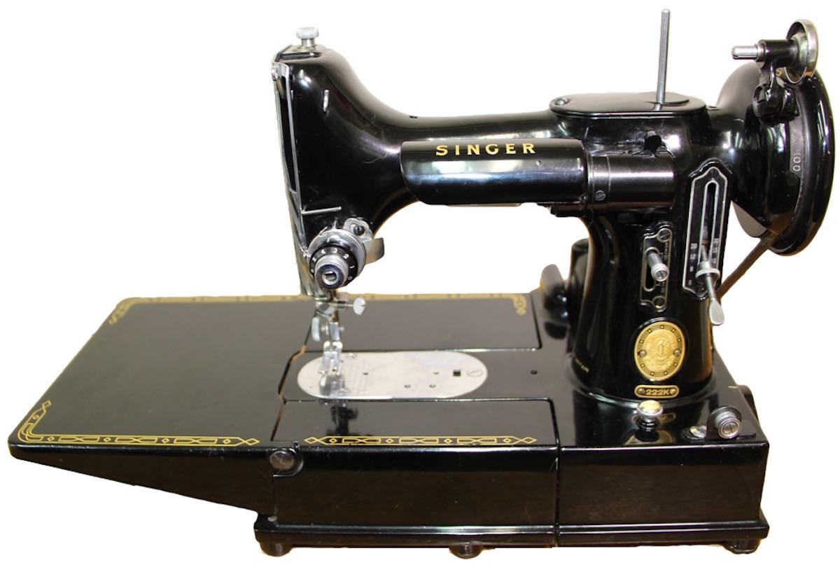 How to Assess a Vintage Sewing Machine — Chatterbox Quilts picture