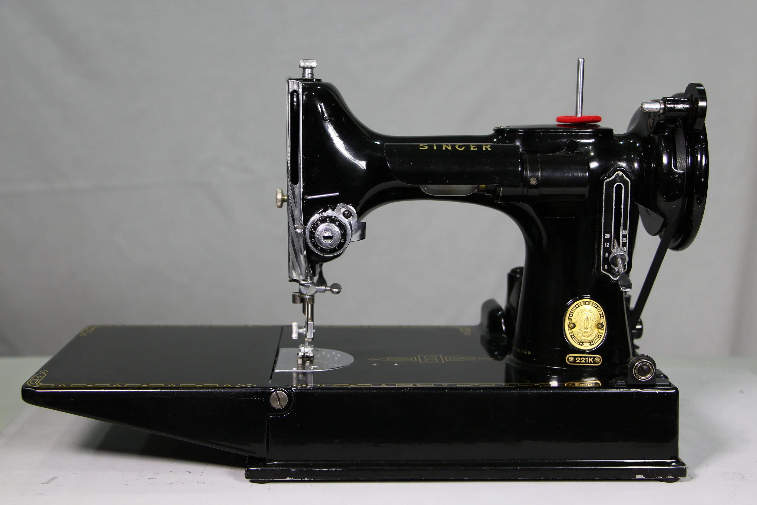 SINGER®221