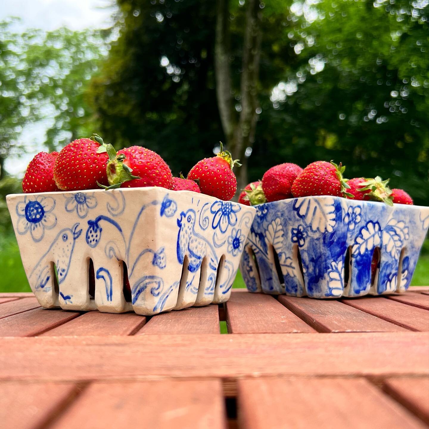 Officially strawberry szn! 🍓🍓🍓
(Can anyone name the print that inspired the berry box on the left?)