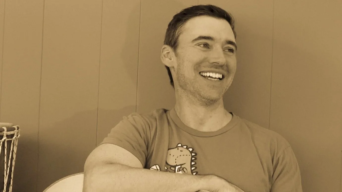 Live Music: Charlie Gray