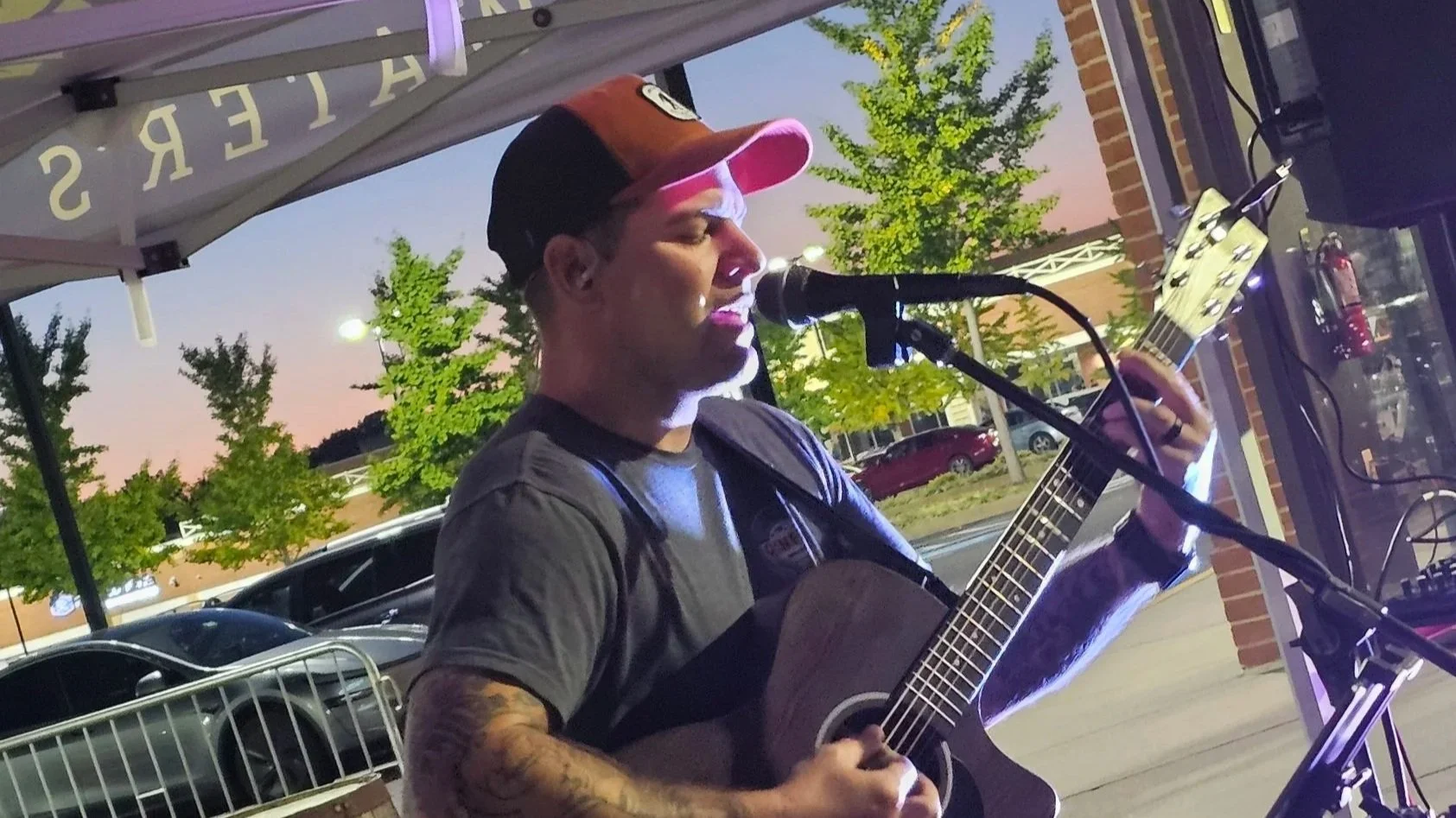 Live Music: Eric Tubbs