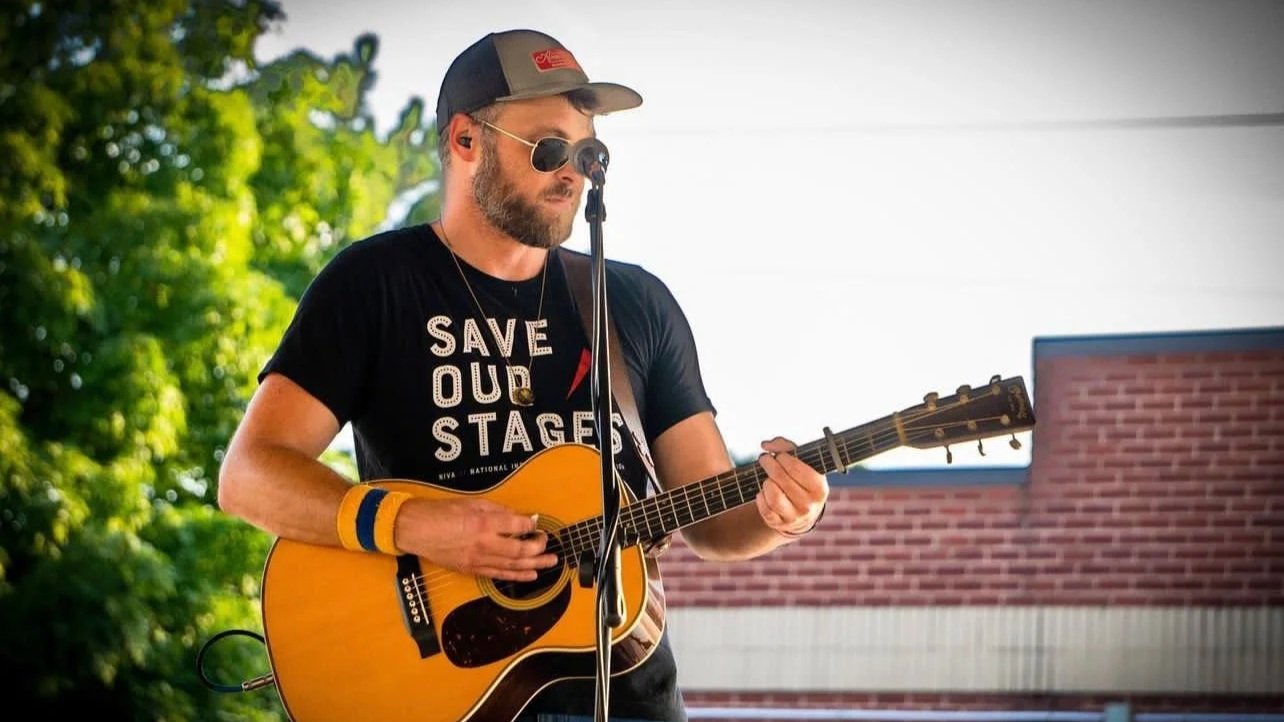 Live Music: Joe Downer