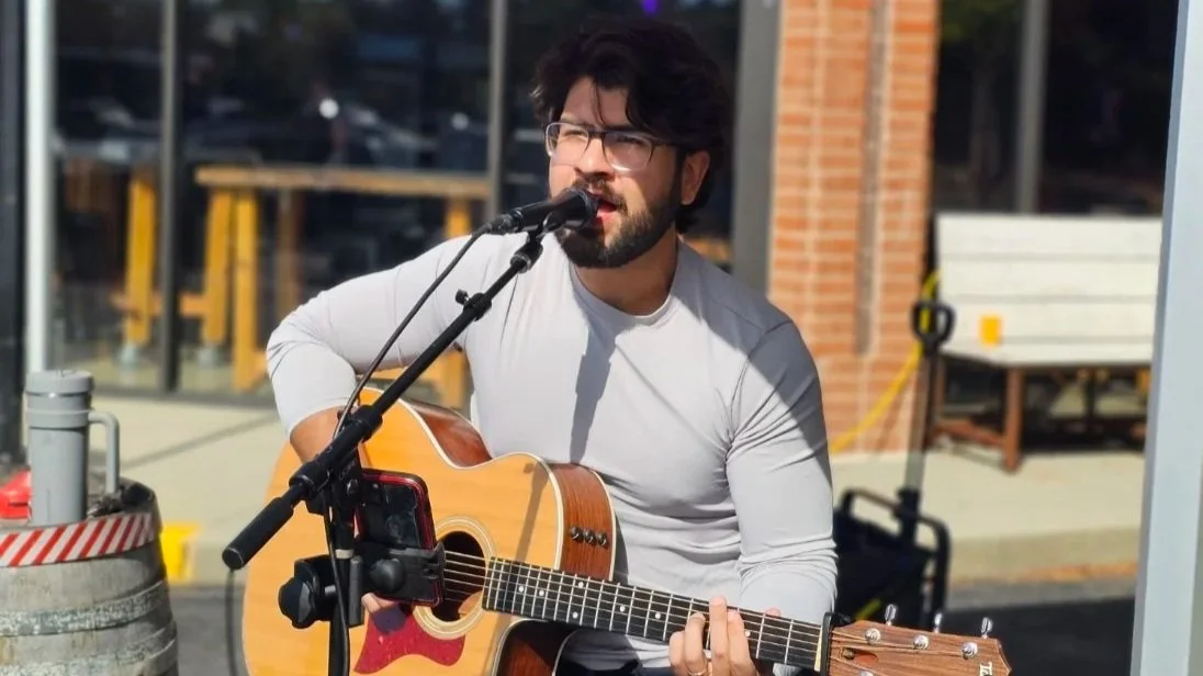 Live Music: Andrew Lane