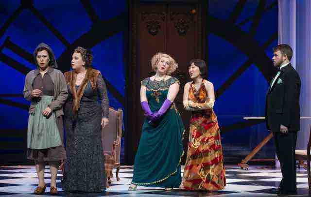 Cendrillon_302_-squashed.jpg