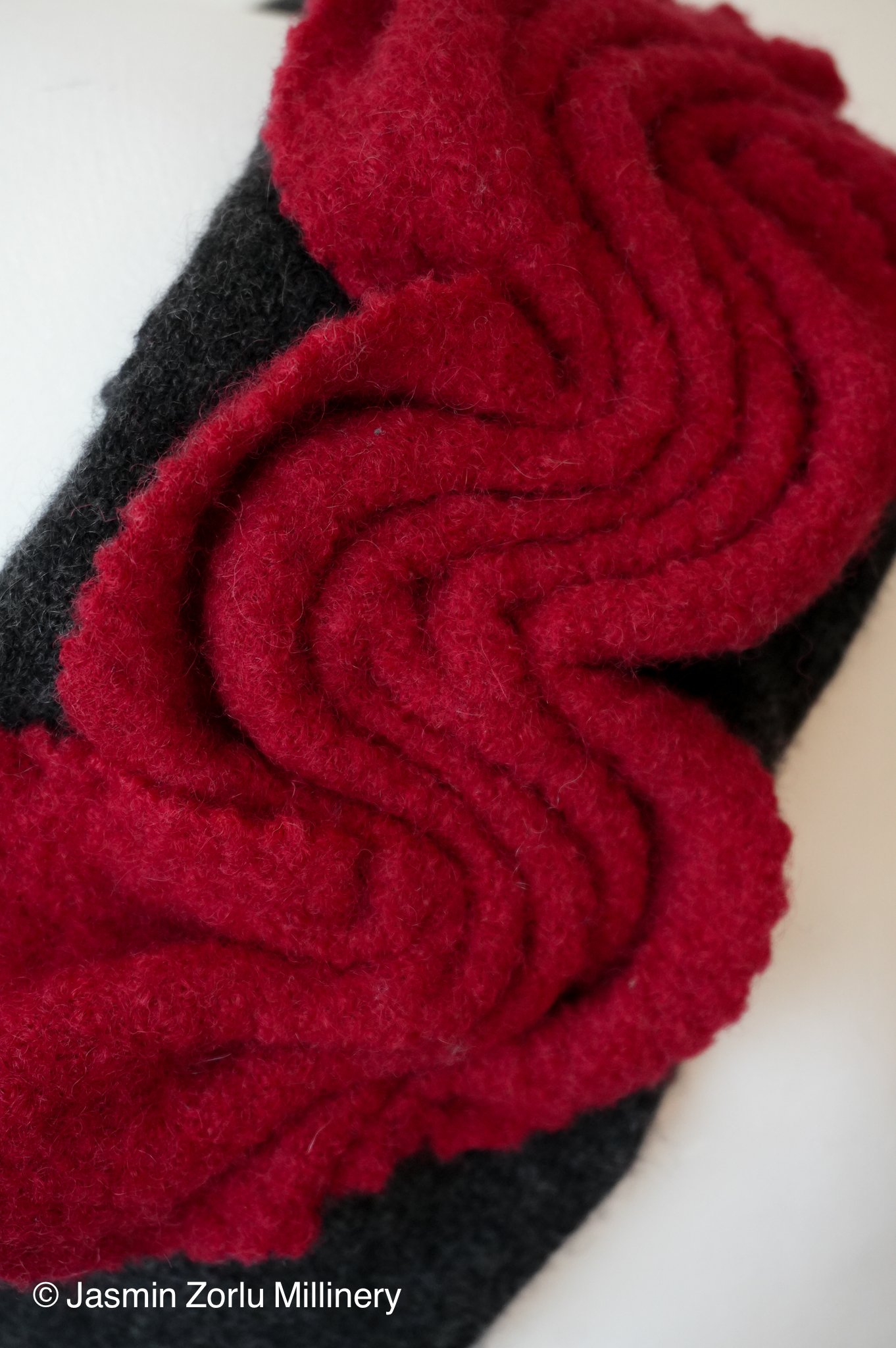 Caterpillar Headband grey red-3.jpg