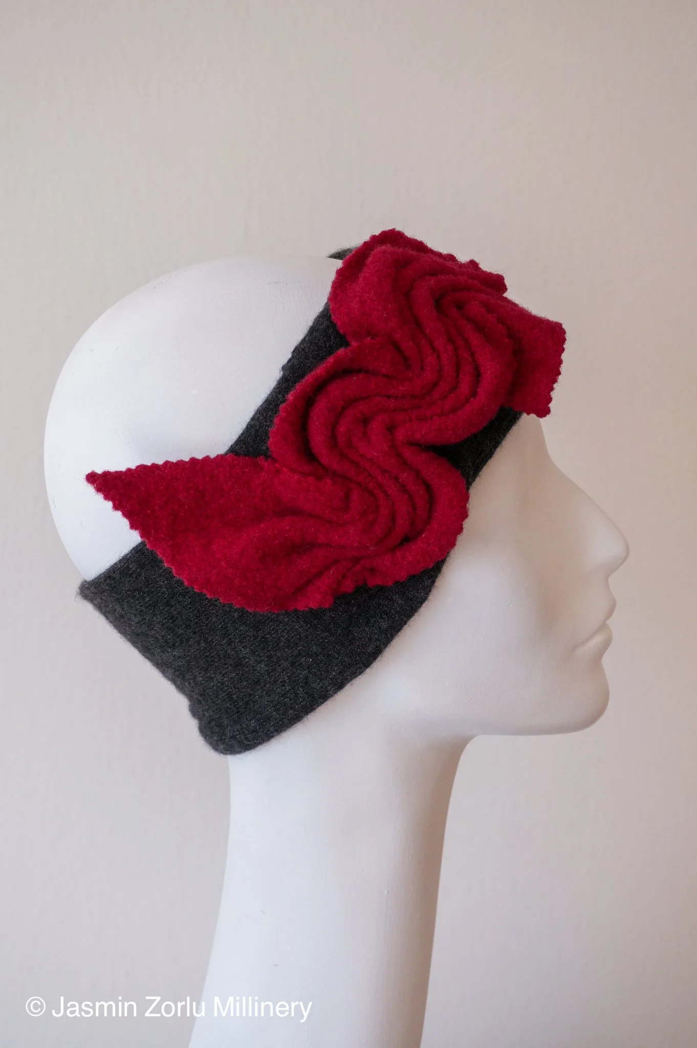 Caterpillar Headband grey red-2.jpg