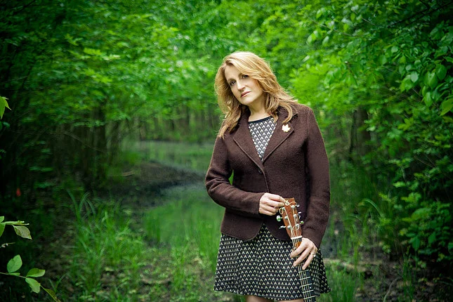 Claire Lynch 2.jpg