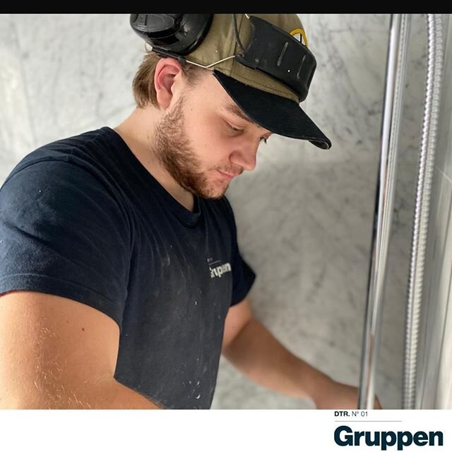 Vi finns i hela storstockholm! Vi b&aring;de hj&auml;lper dig designa och utf&ouml;r din badrumsrenovering. H&ouml;r av er till oss p&aring;: https://www.dtrgruppen.se/kontakt
_______________________________________ 
#dtrgruppen #renovering #snickare