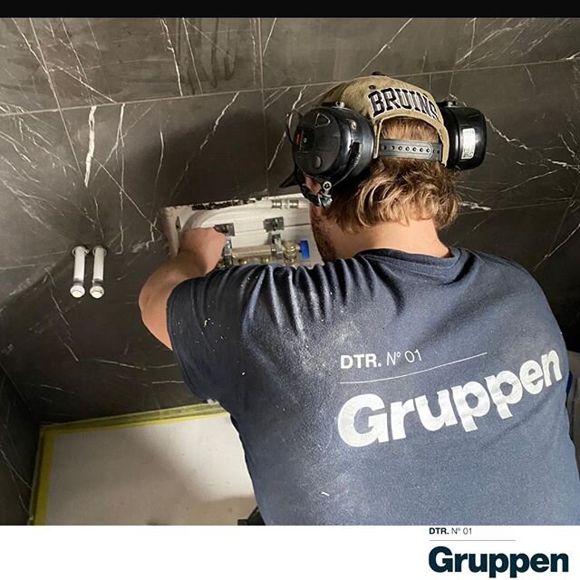 S&auml;g hej till ett nytt och fr&auml;scht badrum!
Vi hj&auml;lper er hela v&auml;gen. H&ouml;r av er till oss och ta ett steg n&auml;rmare ett slutf&ouml;rt projekt redan idag!
_______________________________________ 
#dtrgruppen #renovering #snick