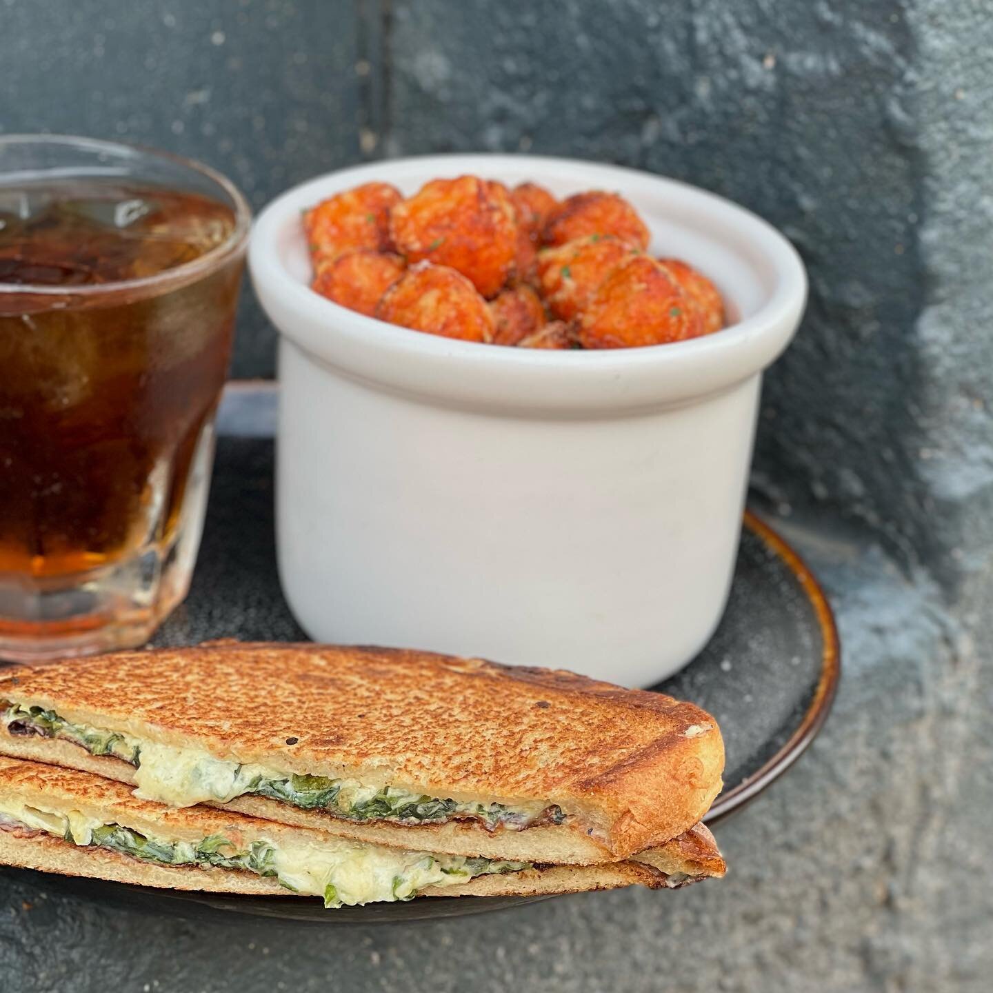 If I had to choose a favorite letter of the alphabet, it would be T. Because tots starts with T&hellip; And tots are my favorite.
&bull;
Spinach and artichoke melt + sweet potato tots + a sweet tea= an absolutely perfect lunch! Come grab yours today,