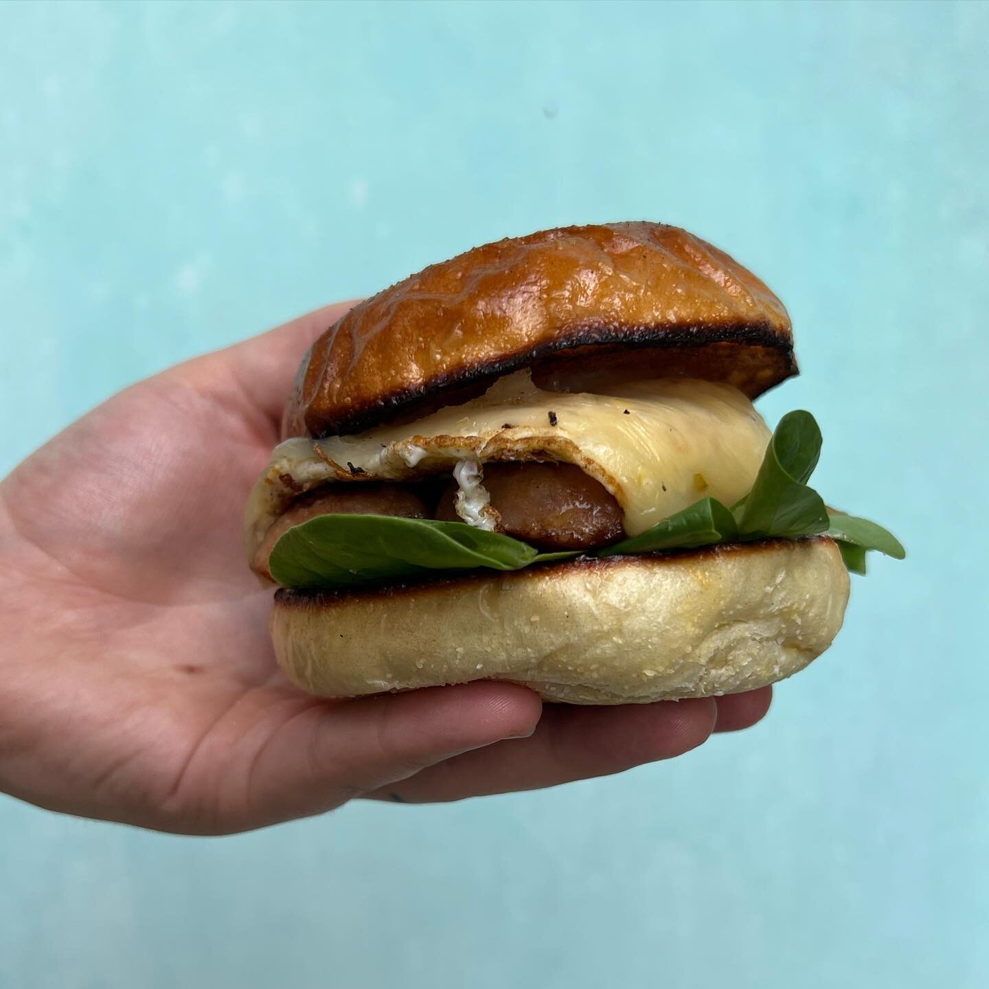 POV: you get on instagram and find out that you&rsquo;re having 929 for breakfast.
&bull;
Show of hands, who all loves the breakfast sandwich? (If your hand isn&rsquo;t up, you may be lying). Well now is the time to try our bfast sammy with smoked sa