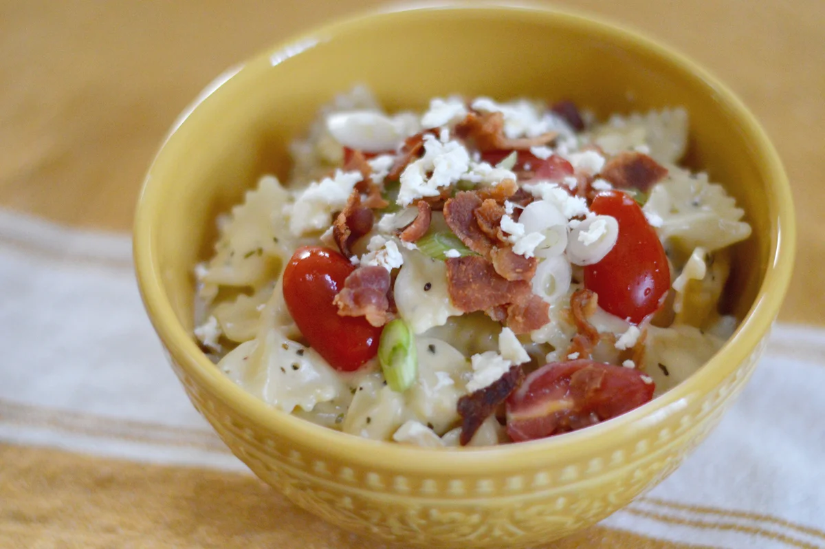 Bacon-Tomato Mac & Four Cheese Bowls