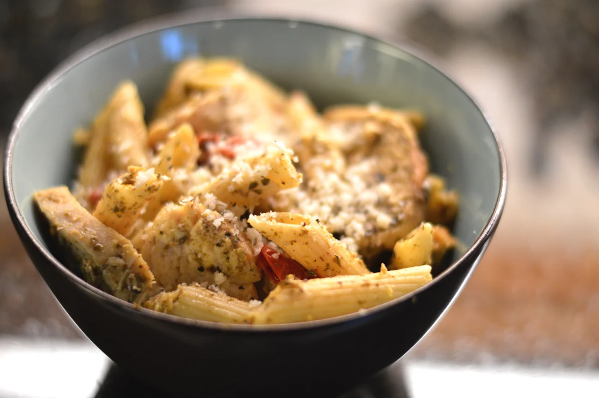 Chicken & Pesto Pasta Bowls