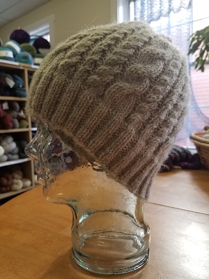 Cabled hat with Jayne