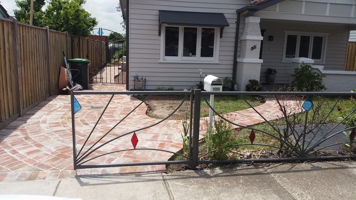 Fence shef.jpg