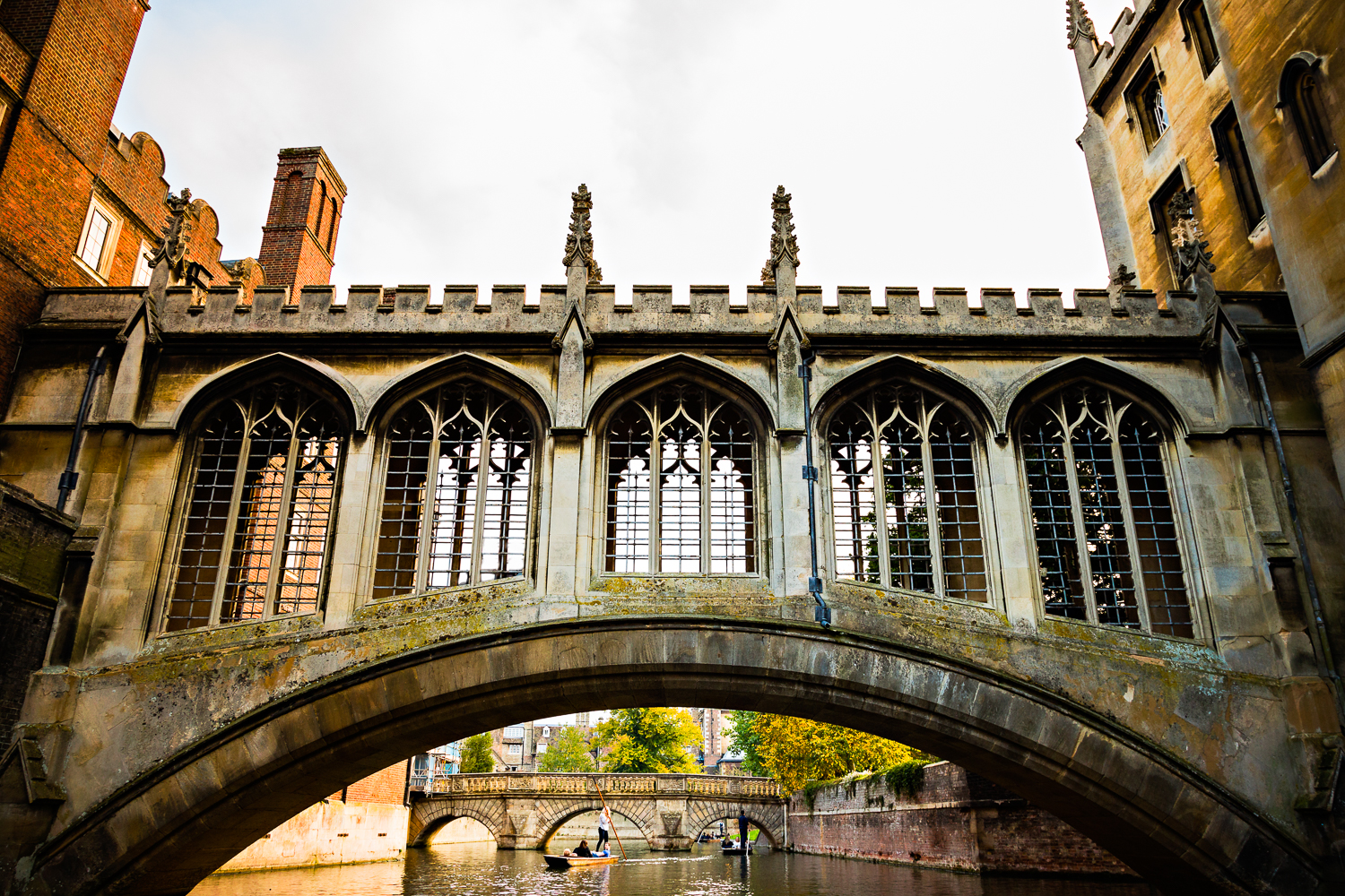 adventure-travel-photography-becky-brockie-england-cambridge-bridge.jpg