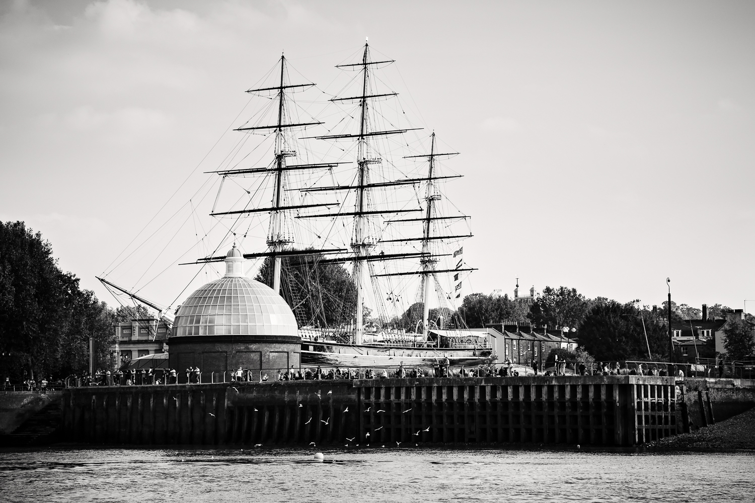 adventure-travel-photography-becky-brockie-england-london-ship.jpg