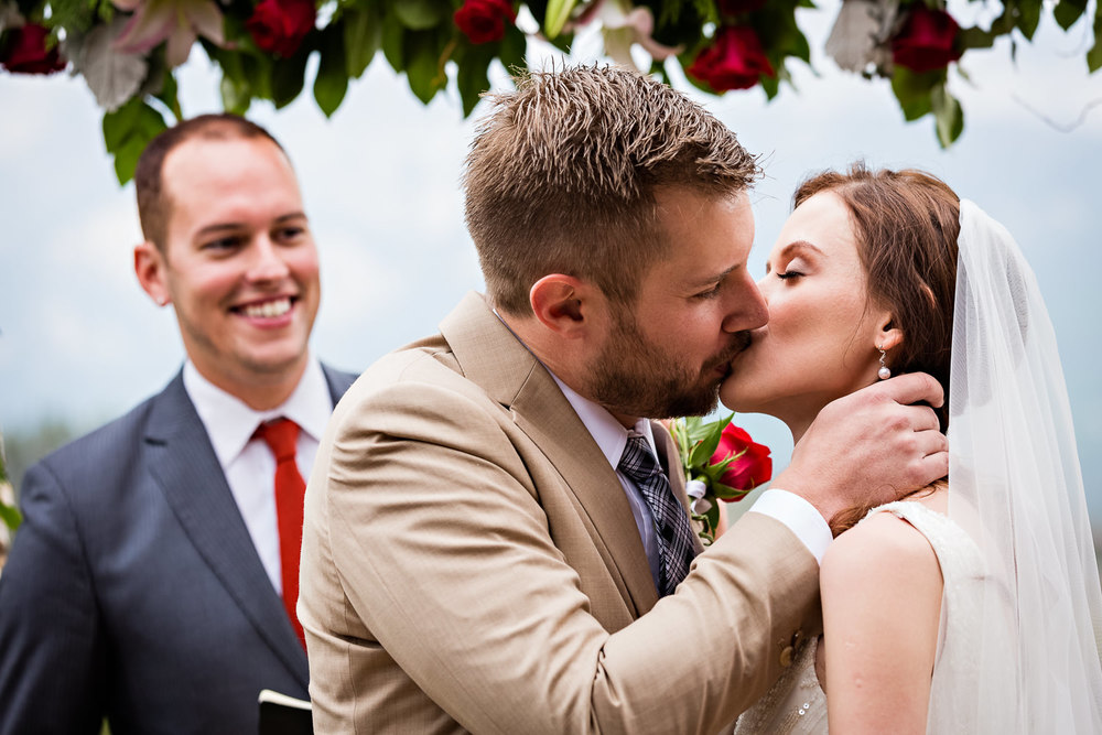 big-sky-wedding-becky-brockie-photography-mountain-ceremony-kiss-richard.jpg