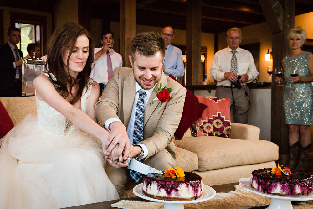 big-sky-wedding-becky-brockie-photography-reception-cheesecake-cutting.jpg