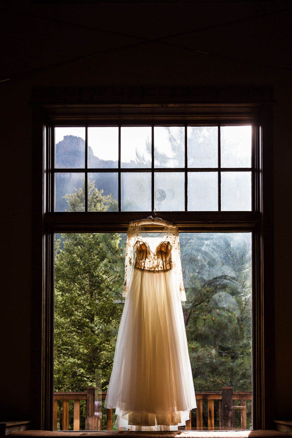 bozeman-hart-ranch-wedding-brides-dress.jpg