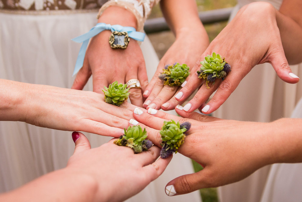 bozeman-hart-ranch-wedding-bridesmaid-floral-rings.jpg