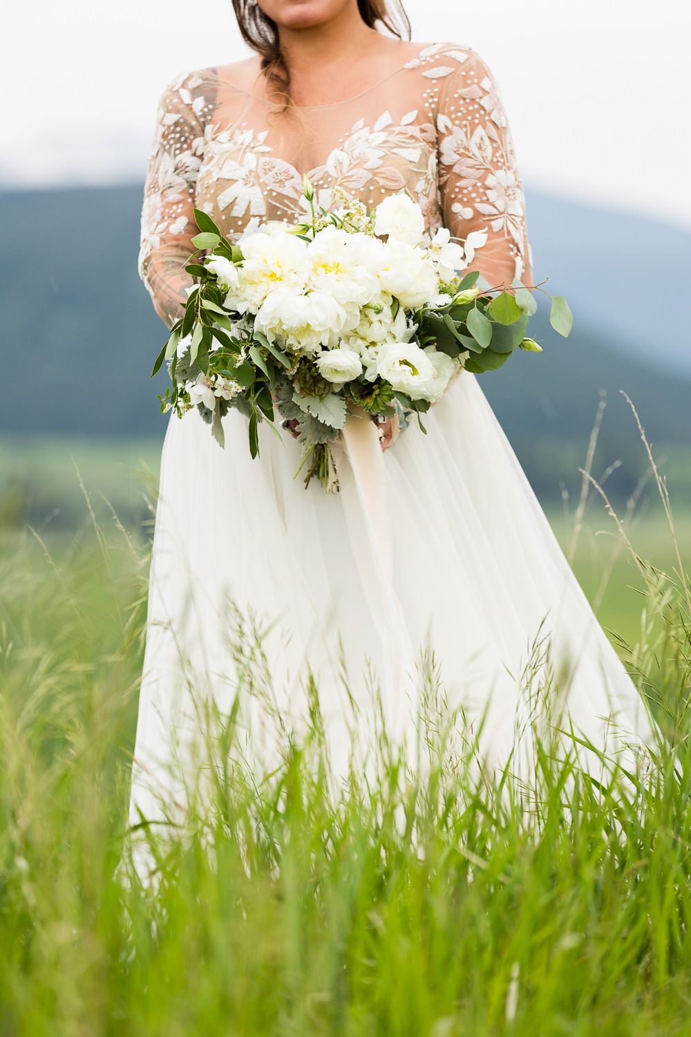 bozeman-hart-ranch-wedding-brides-bouquet.jpg
