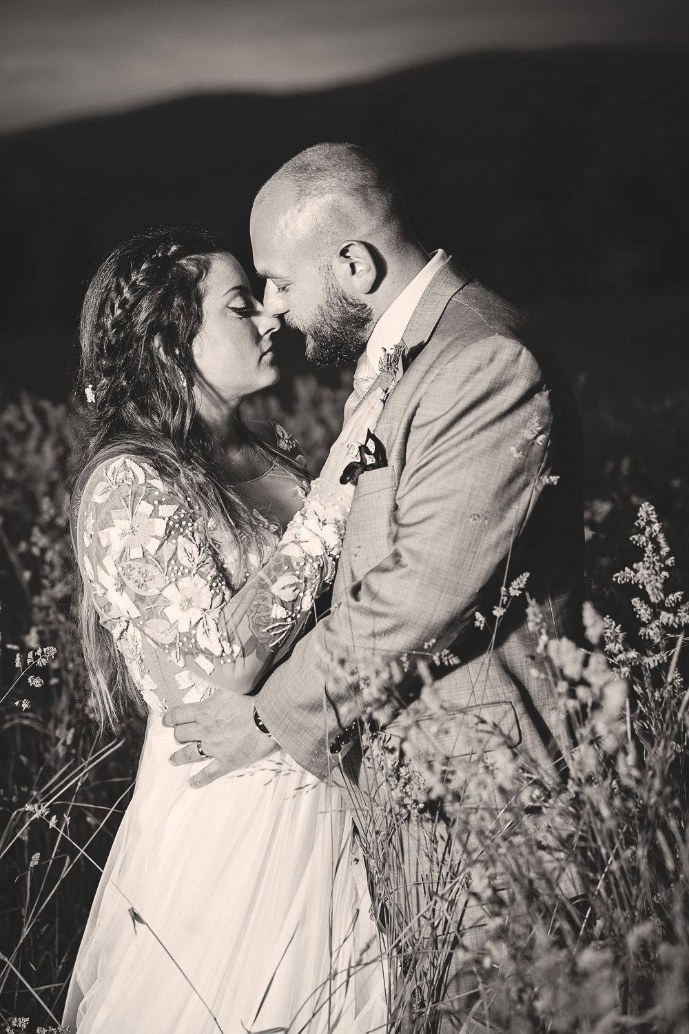 bozeman-hart-ranch-wedding-romantic-black-white-image-bride-groom.jpg