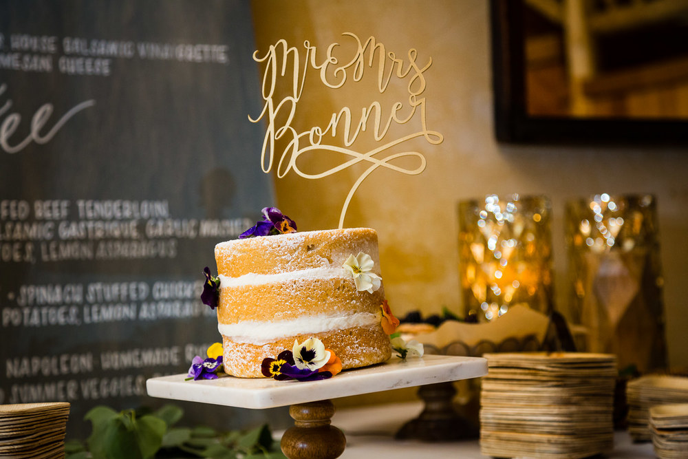 bozeman-hart-ranch-wedding-cake.jpg