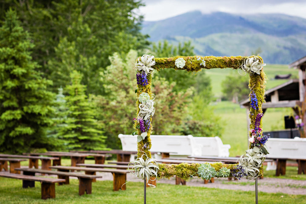 bozeman-hart-ranch-wedding-floral-photo-frame.jpg