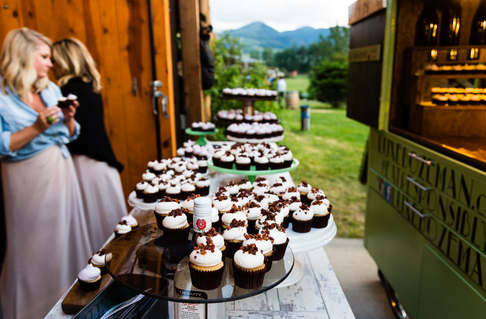 bozeman-hart-ranch-wedding-luxe-cupcake-truck.jpg